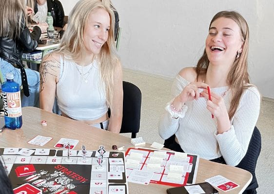 Diskuze hráčů během STRATE9Y GAME